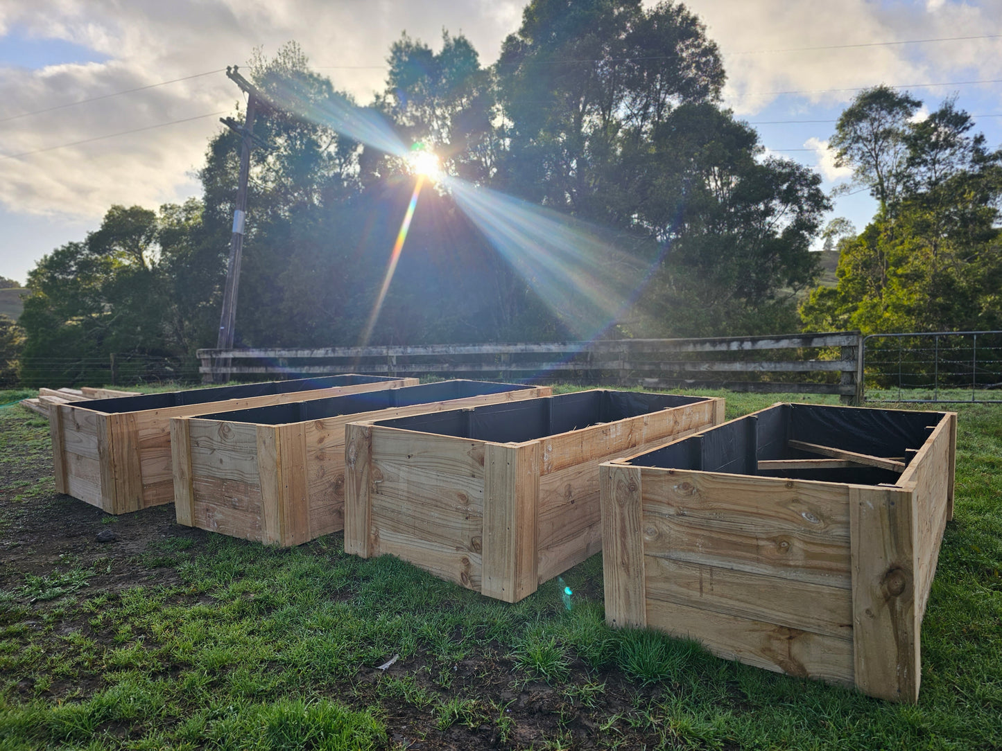 Medium Raised Planter