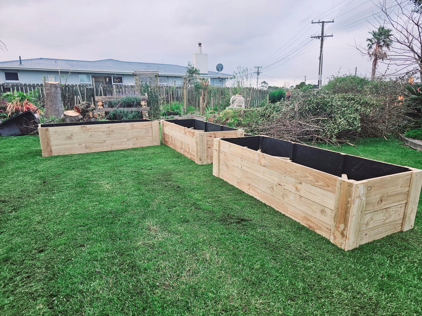 Medium Raised Planter