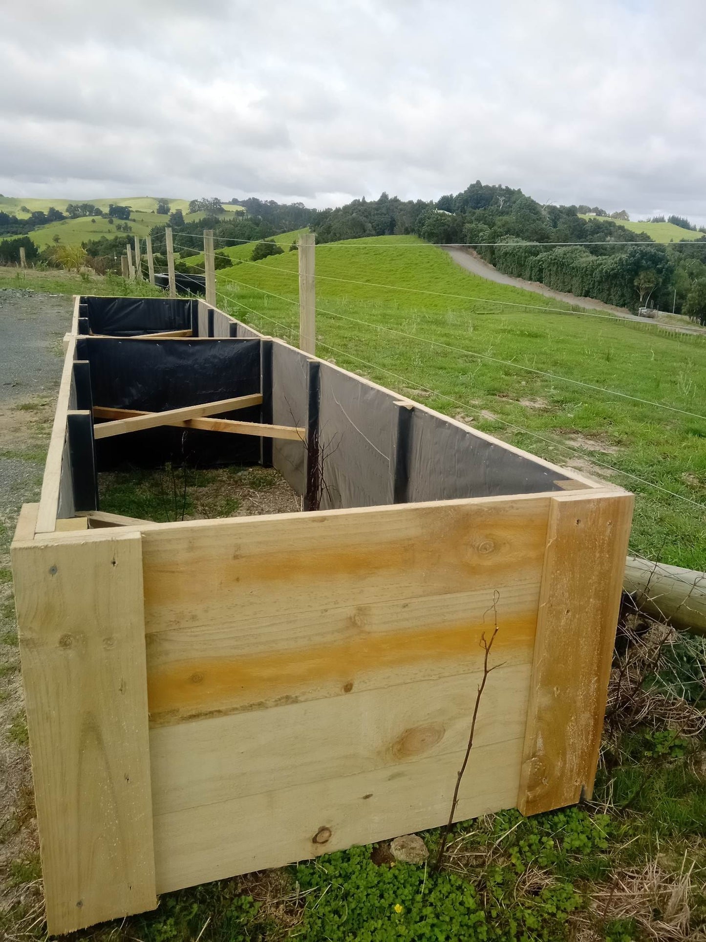 Medium Raised Planter