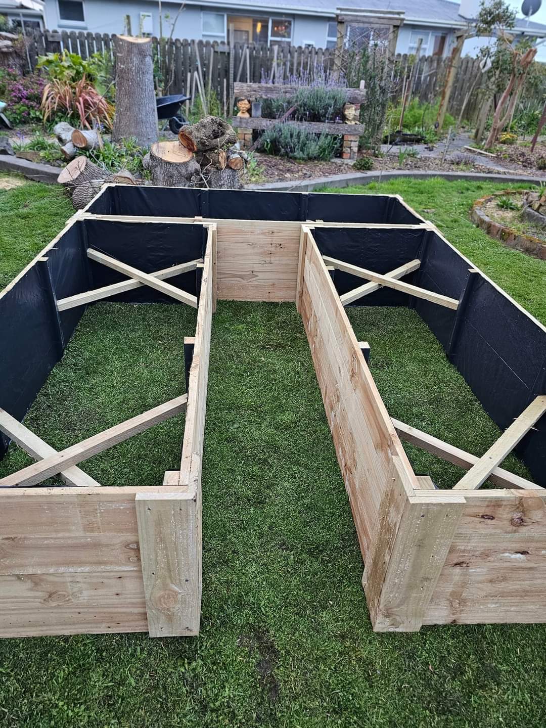 Medium Raised Planter